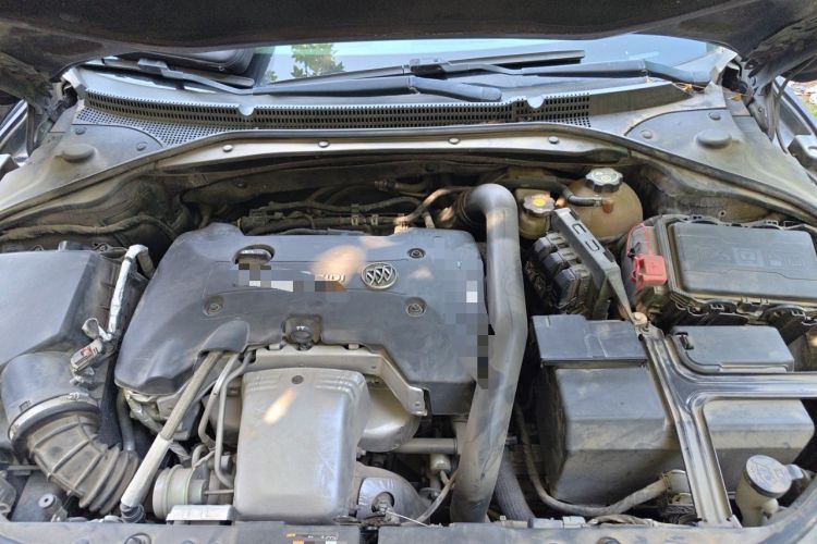 Used Buick LaCrosse 2018 28T Luxury Model Engine Bay