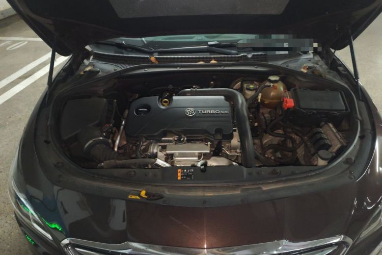 Used Buick LaCrosse 2018 20T Elite Edition Engine Bay