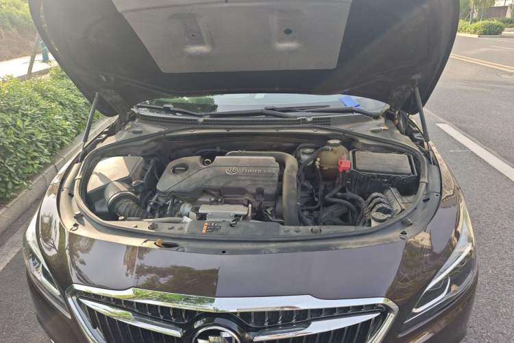 Used Buick LaCrosse 2018 20T Elite Edition Engine Bay
