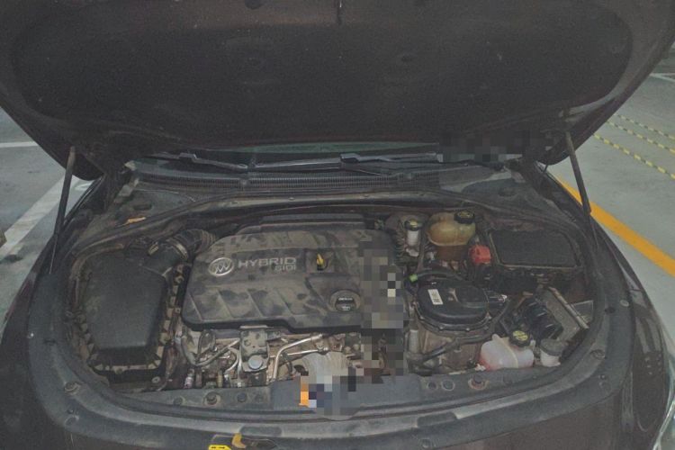 Used Buick LaCrosse 2018 30H Elite Edition Engine Bay