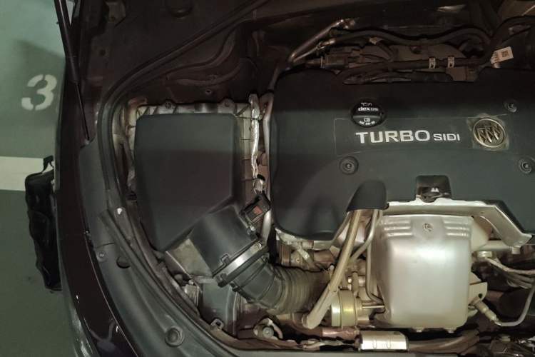 Used Buick LaCrosse 2018 28T Elite Edition Engine Bay Right