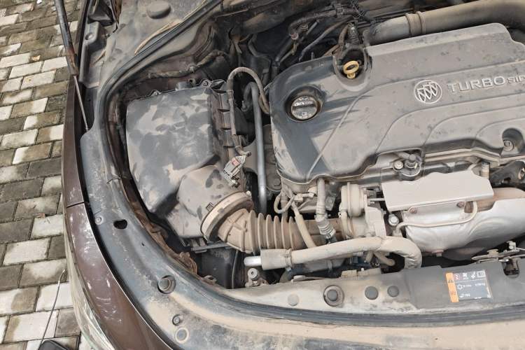 Used Buick LaCrosse 2018 28T Elite Edition Engine Bay Right