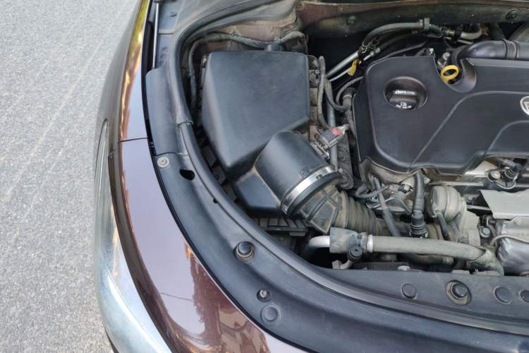 Used Buick LaCrosse 2018 20T Luxury Model Engine Bay Right