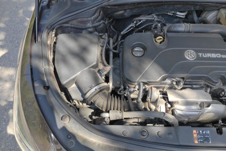 Used Buick LaCrosse 2018 20T Elite Edition Engine Bay Right