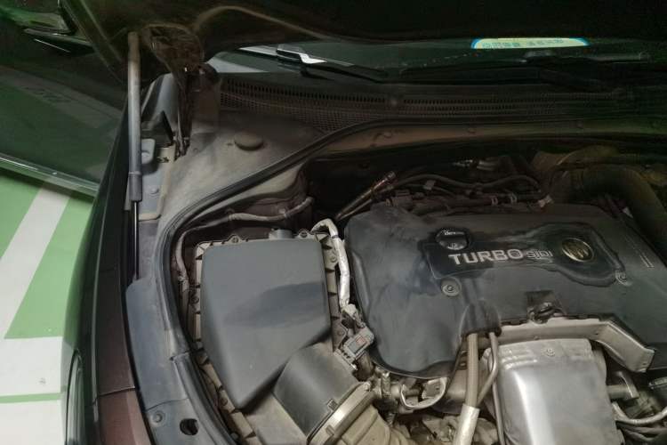 Used Buick LaCrosse 2018 28T Elite Edition Engine Bay Right
