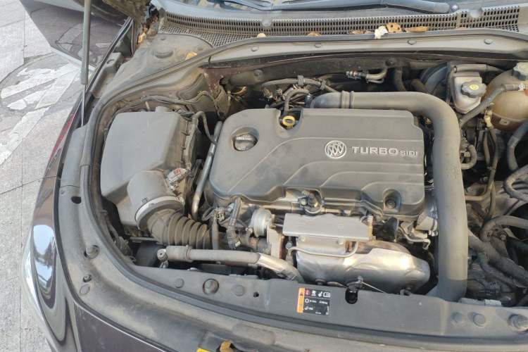 Used Buick LaCrosse 2018 20T Elite Edition Engine Bay Right