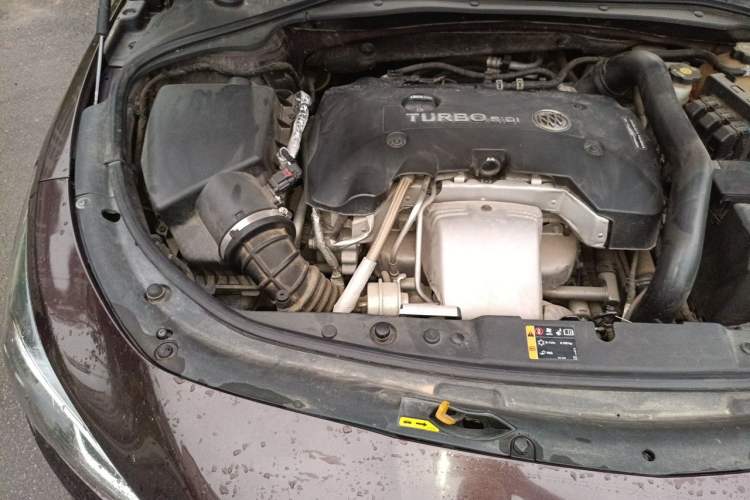 Used Buick LaCrosse 2018 28T Elite Edition Engine Bay Right