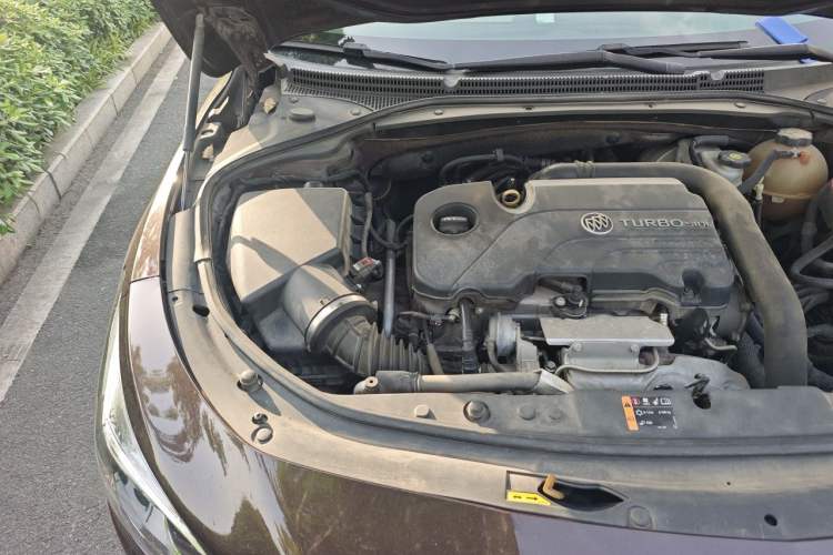 Used Buick LaCrosse 2018 20T Elite Edition Engine Bay Right