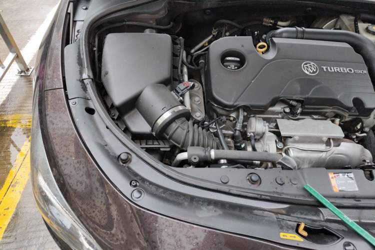 Used Buick LaCrosse 2018 20T Elite Edition Engine Bay Right