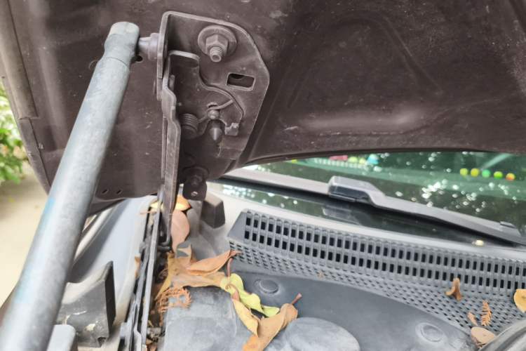 Used Buick LaCrosse 2018 20T Elite Edition Engine Bay Right