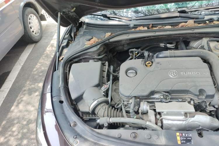 Used Buick LaCrosse 2018 20T Elite Edition Engine Bay Right
