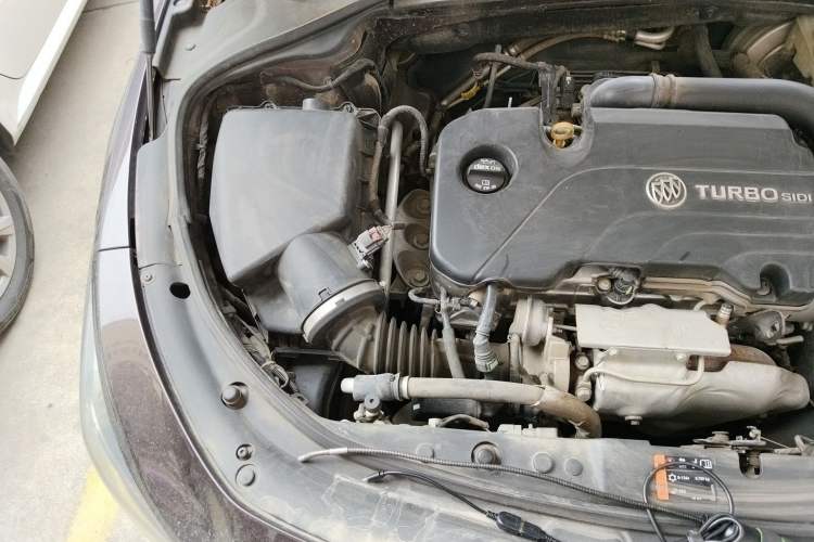 Used Buick LaCrosse 2018 20T Elite Edition Engine Bay Right