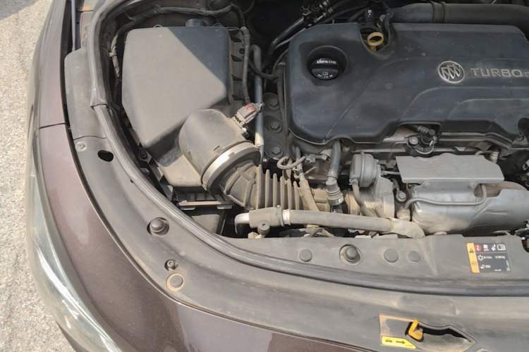 Used Buick LaCrosse 2018 20T Elite Edition Engine Bay Right