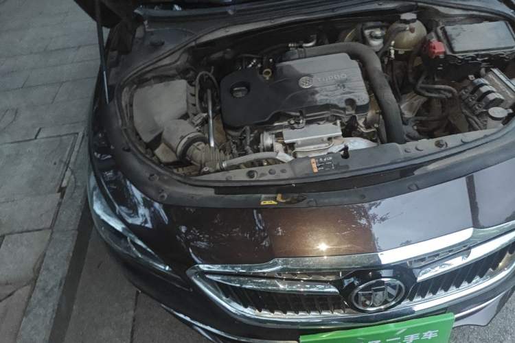 Used Buick LaCrosse 2018 20T Elite Edition Engine Bay Right