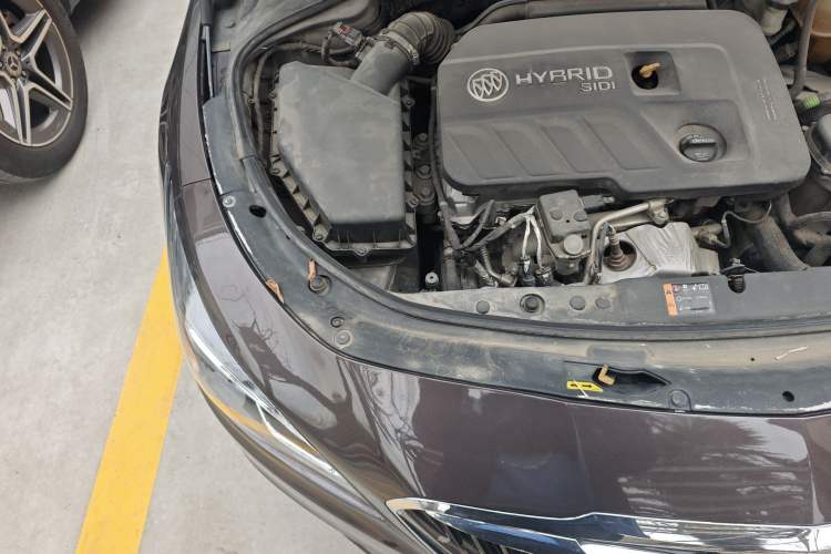 Used Buick LaCrosse 2018 30H Elite Edition Engine Bay Right