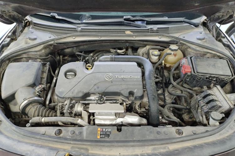 Used Buick LaCrosse 2018 20T Elite Edition Engine Bay