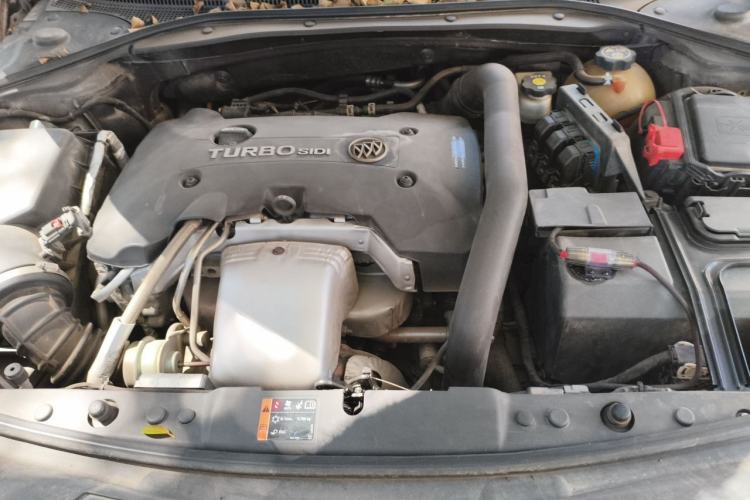 Used Buick LaCrosse 2018 28T Elite Edition Engine Bay