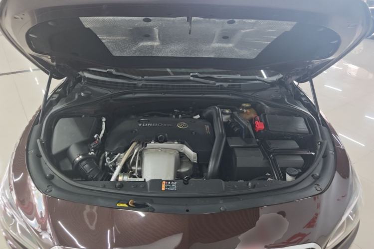 Used Buick LaCrosse 2018 28T Luxury Model Engine Bay