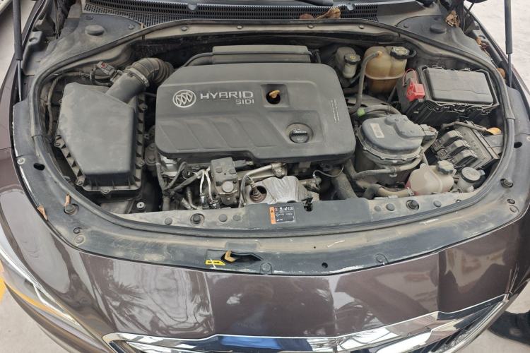 Used Buick LaCrosse 2018 30H Elite Edition Engine Bay