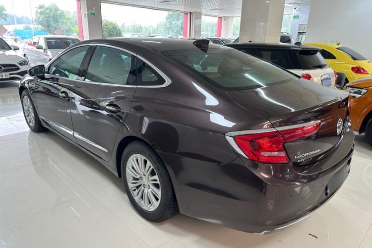 Used Buick LaCrosse 2018 20T Luxury Model Exterior 6