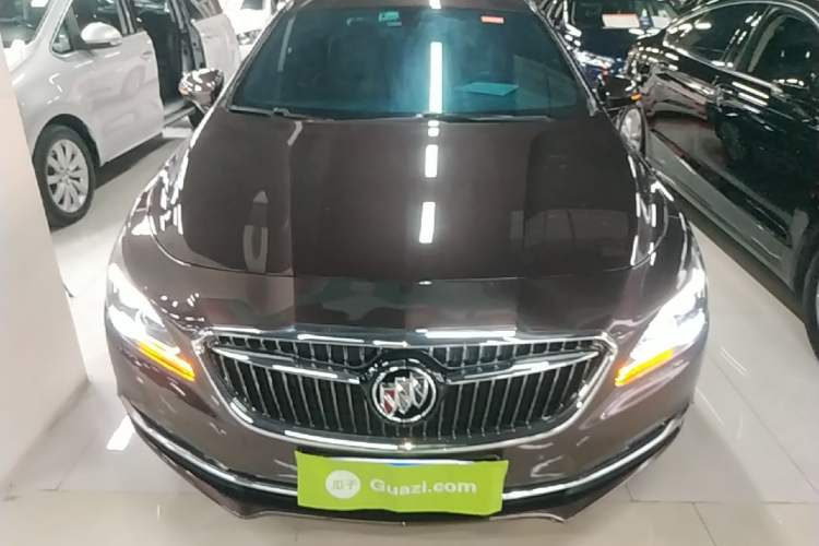 Used Buick LaCrosse 2018 28T Elite Edition Front