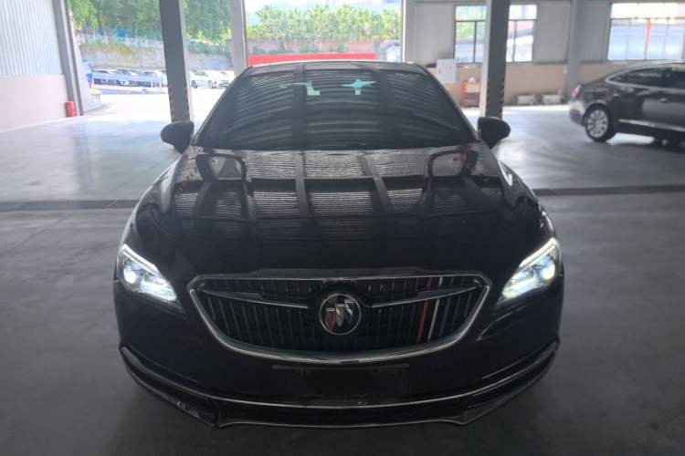 Used Buick LaCrosse 2018 28T Luxury Model Front
