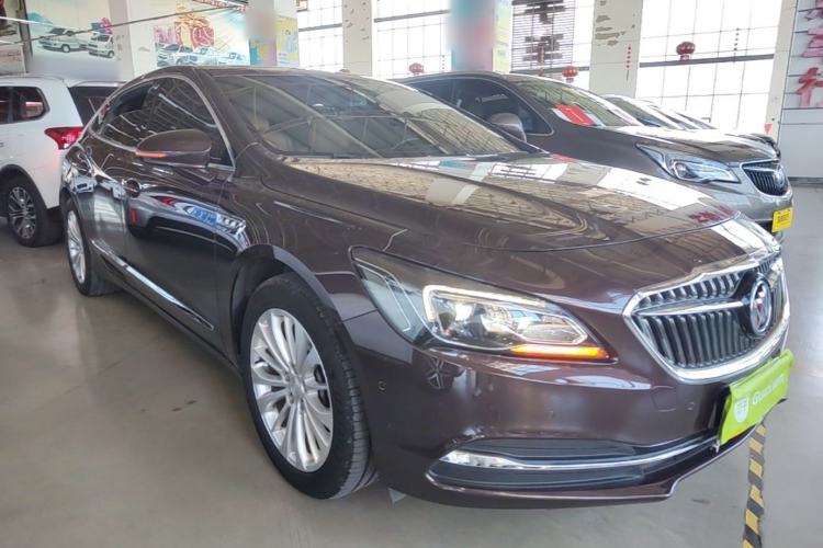 Used Buick LaCrosse 2018 28T Elite Edition Front Right 45 Deg