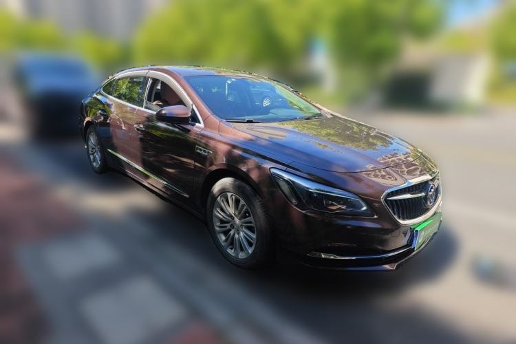 Used Buick LaCrosse 2018 20T Elite Edition Front Right 45 Deg