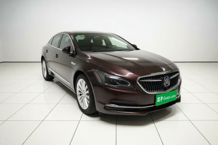 Used Buick LaCrosse 2018 28T Elite Edition Front Right 45 Deg