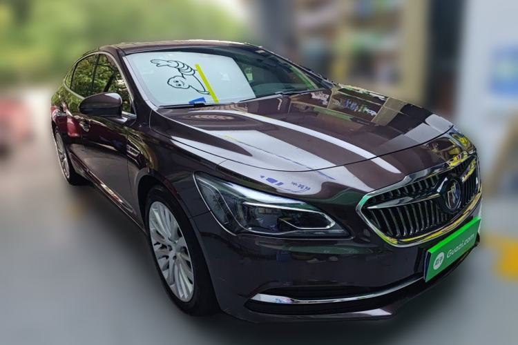 Used Buick LaCrosse 2018 28T Luxury Model Front Right 45 Deg