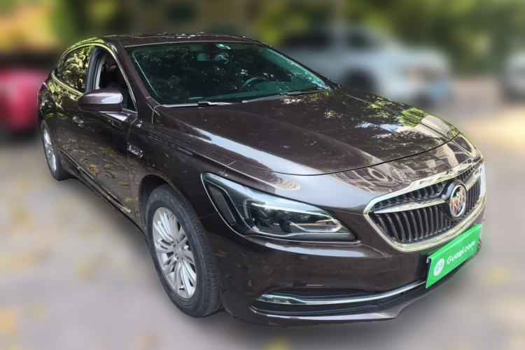 Used Buick LaCrosse 2018 20T Elite Edition Front Right 45 Deg