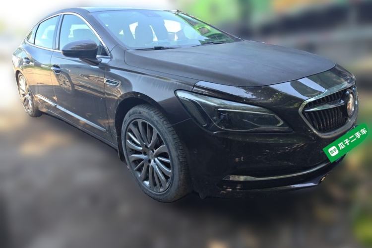 Used Buick LaCrosse 2018 28T Luxury Model Front Right 45 Deg