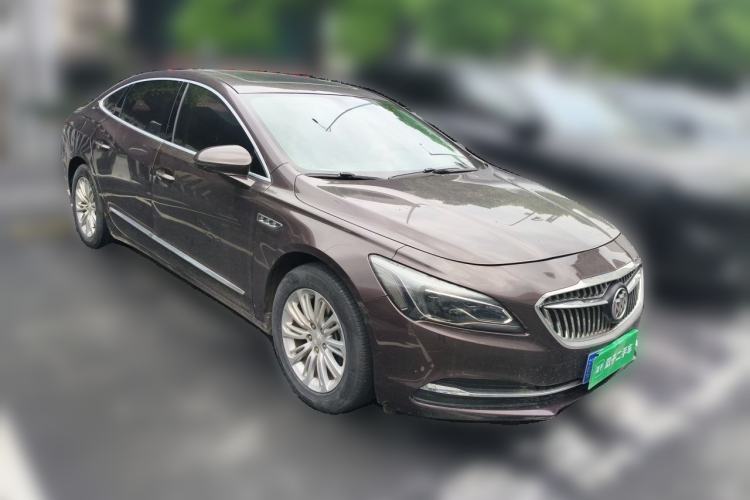 Used Buick LaCrosse 2018 20T Elite Edition Front Right 45 Deg