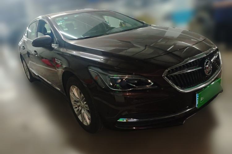 Used Buick LaCrosse 2018 20T Elite Edition Front Right 45 Deg