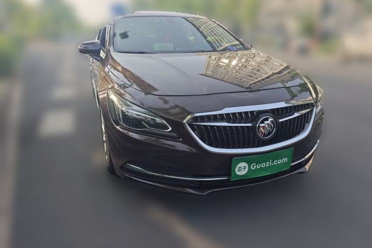 Used Buick LaCrosse 2018 20T Elite Edition Front Right 45 Deg
