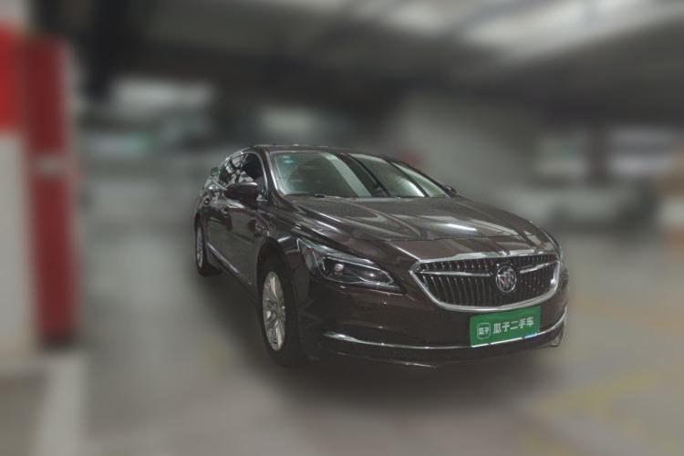 Used Buick LaCrosse 2018 30H Elite Edition Front Right 45 Deg