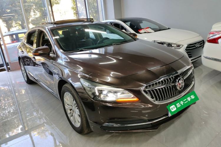 Used Buick LaCrosse 2018 20T Elite Edition Front Right 45 Deg