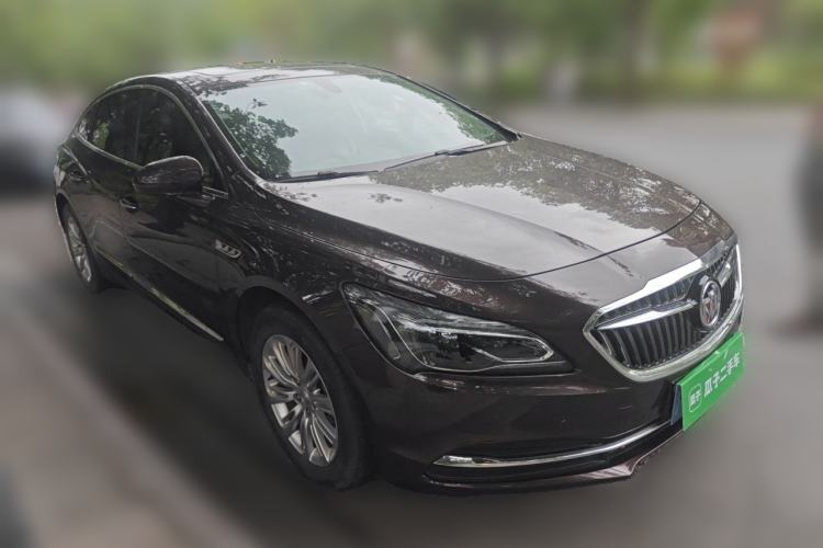Used Buick LaCrosse 2018 20T Elite Edition Front Right 45 Deg