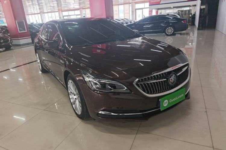 Used Buick LaCrosse 2018 28T Luxury Model Front Right 45 Deg