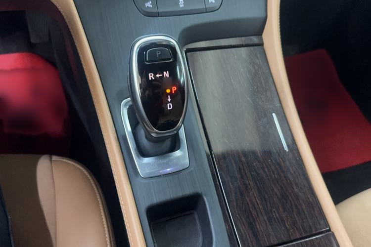 Used Buick LaCrosse 2018 28T Elite Edition Gear Lever