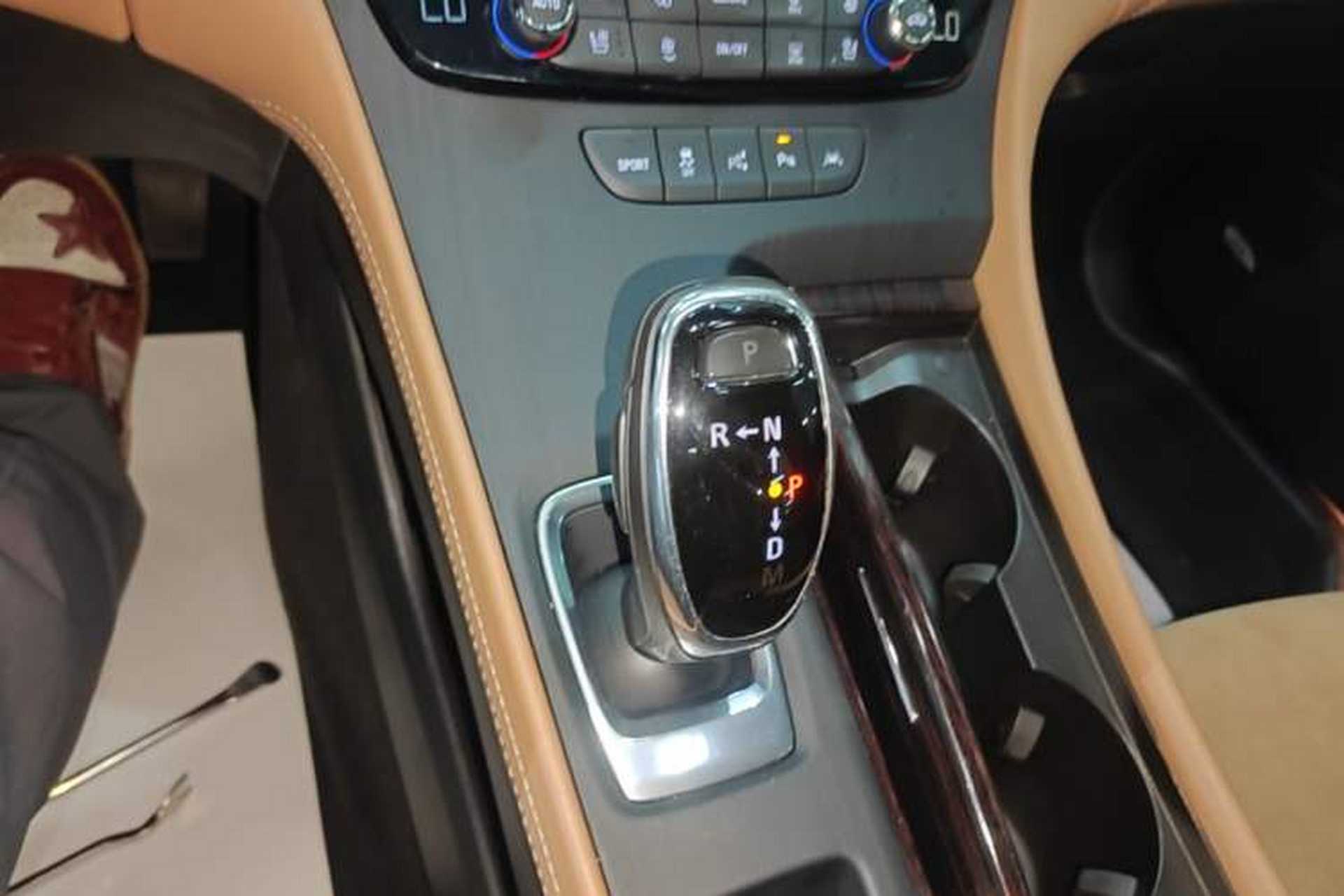 Used Buick LaCrosse 2018 28T Luxury Model Gear Lever