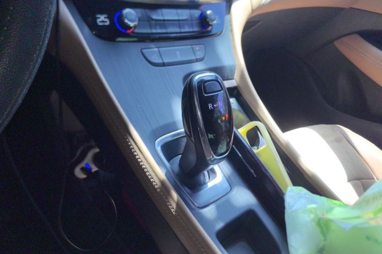 Used Buick LaCrosse 2018 28T Elite Edition Gear Lever