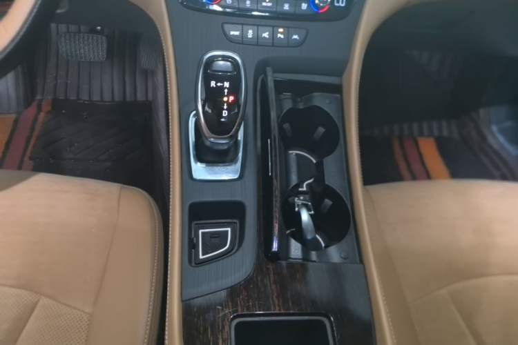Used Buick LaCrosse 2018 28T Luxury Model Gear Lever