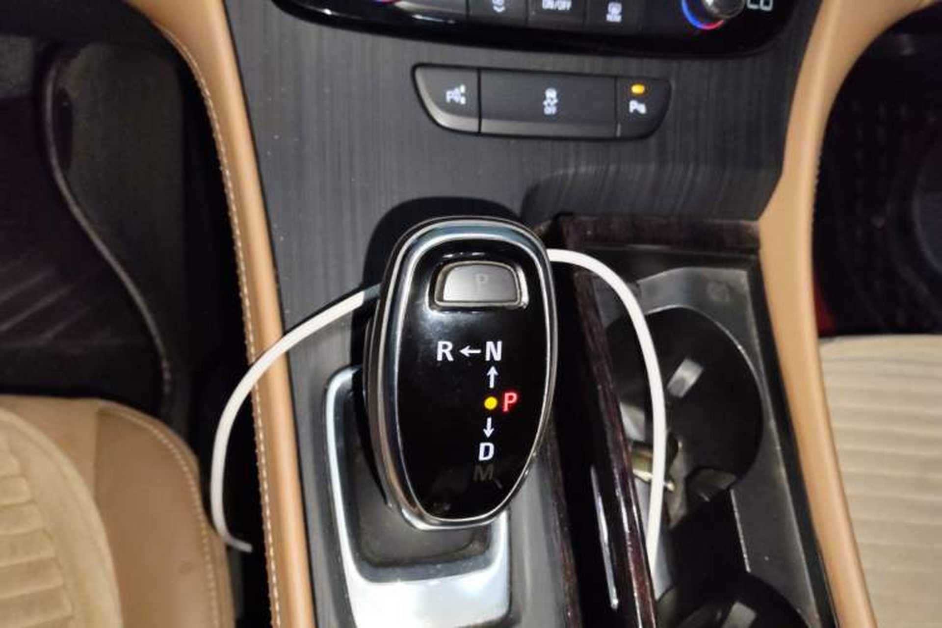 Used Buick LaCrosse 2018 28T Elite Edition Gear Lever