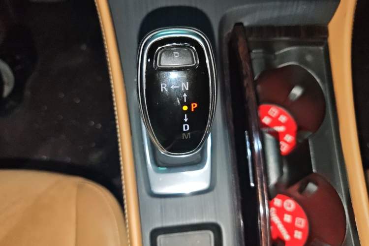 Used Buick LaCrosse 2018 28T Elite Edition Gear Lever
