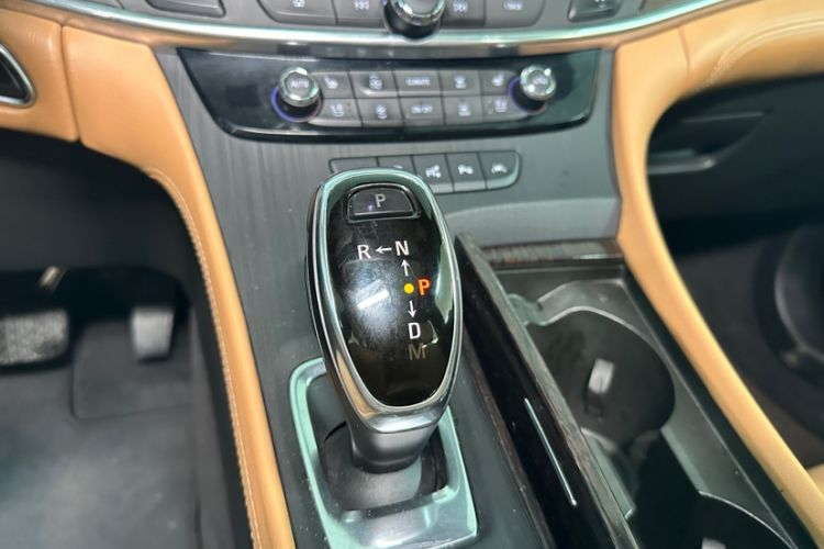 Used Buick LaCrosse 2018 20T Luxury Model Gear Lever