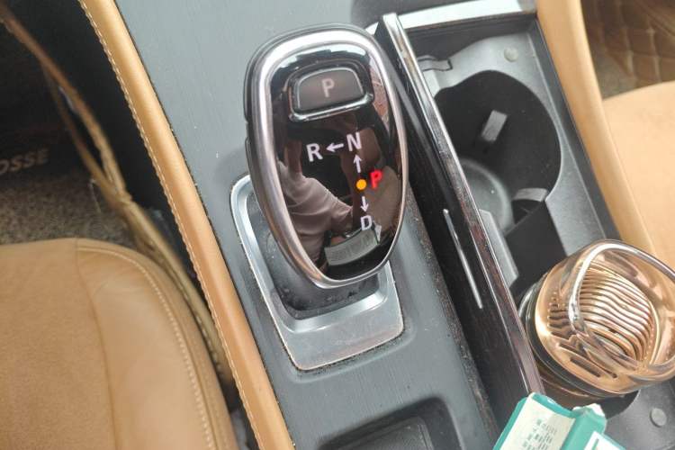 Used Buick LaCrosse 2018 28T Luxury Model Gear Lever