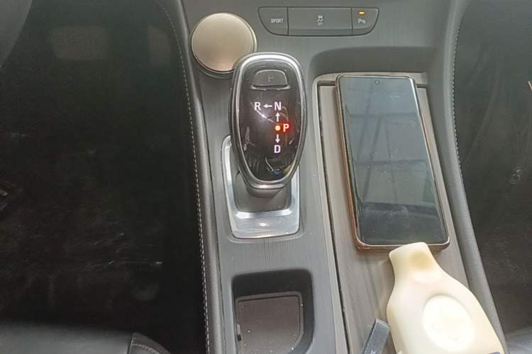 Used Buick LaCrosse 2018 20T Elite Edition Gear Lever