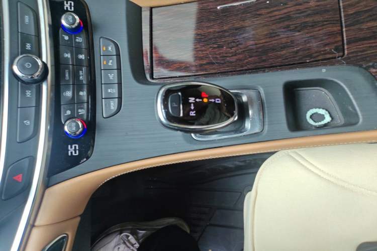 Used Buick LaCrosse 2018 28T Luxury Model Gear Lever