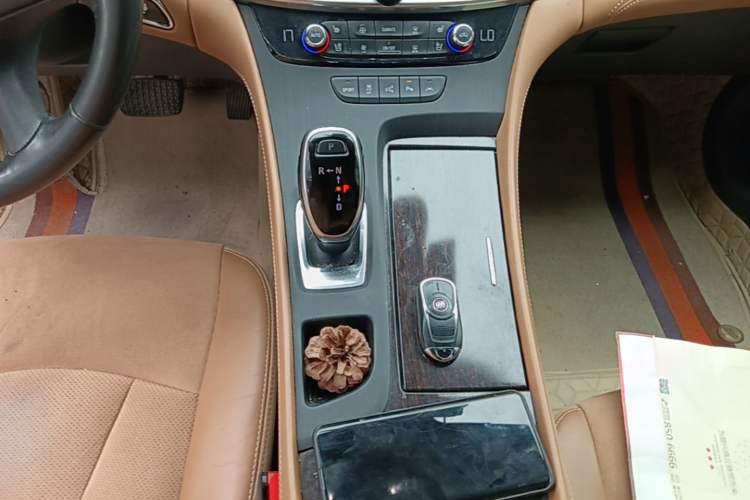Used Buick LaCrosse 2018 28T Luxury Model Gear Lever